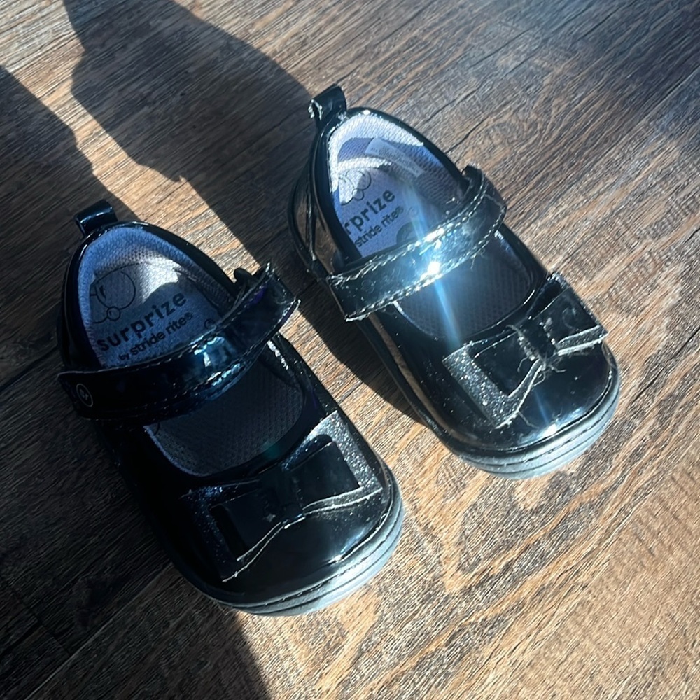Stride rite baby shoes.